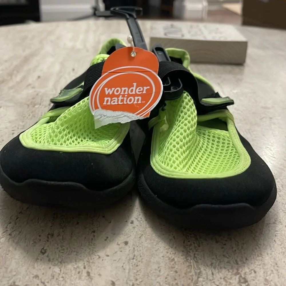 WONDER NATION WATER SHOES Size 13-1 kids Florescent Green Mesh and Black